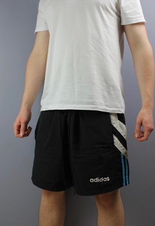 VINTAGE ADIDAS SHORTS IN BLACK WITH EMBROIDERED LOGO, POCKET