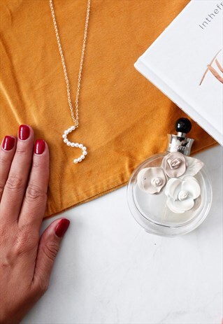 PEARL MONOGRAM INITIAL 'S' GOLD CHAIN STATEMENT NECKLACE