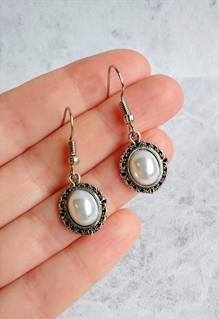 ANTIQUE-STYLE PEARL EARRINGS