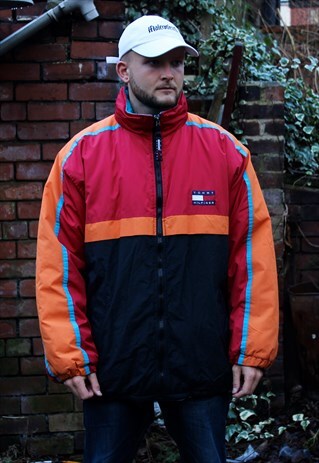 VINTAGE TOMMY HILFIGER SPELL OUT PUFFER JACKET LARGE