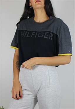 Vintage Tommy Hilfiger Tshirt Top w Spell Out Front & Sleeve