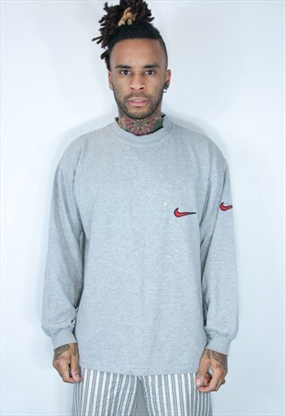 RARE NIKE EMBROIDED SWEATSHHIRT