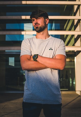 BASIC GRAY PIPES T-SHIRT