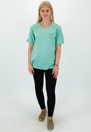 VINTAGE ADIDAS T-SHIRT