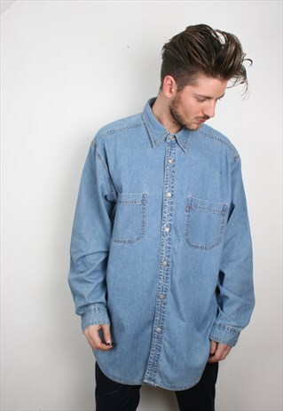 VINTAGE BLUE LEVI'S DENIM SHIRT