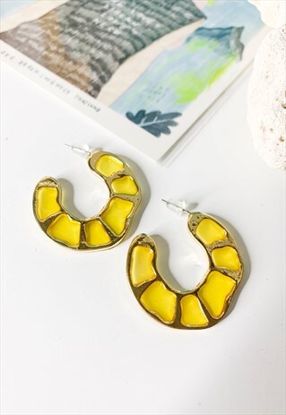 STAINED GLASS EFFECT HOOP EARRINGS