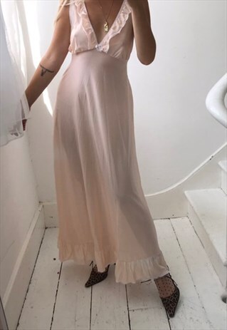 VINTAGE 60S PEACH LACE TRIM RUFFLE LONG SLIP DRESS