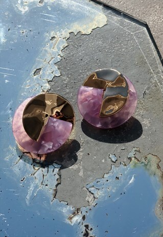 LILAC FLECK AND HAMMERED GOLD DISC EARRINGS