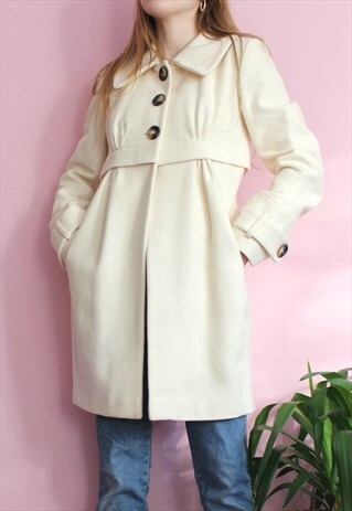 TAILORED CREAM COAT
