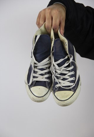 VINTAGE CONVERSE NAVY TRAINERS