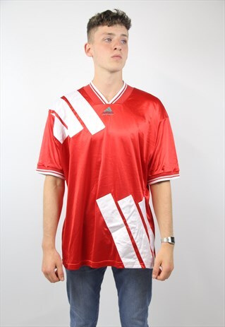 VINTAGE ADIDAS JERSEY STYLE T-SHIRT