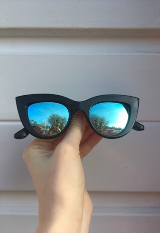 WOMENS VINTAGE STYLE BLACK HOLOGRAPHIC CAT EYE SUNGLASSES