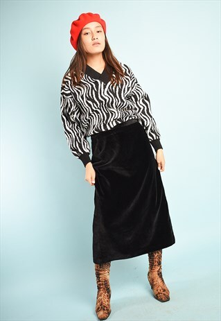 90'S RETRO MINIMALIST VELVETEEN MAXI SKIRT IN BLACK