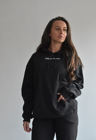 BLACK OVERSIZED HOOD WITH WHITE TEXT LOGO