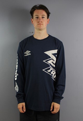 VINTAGE UMBRO PRO TRAINING LONGSLEEVE T SHIRT IN NAVY WITH P
