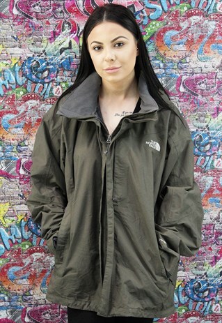 THE NORTH FACE VINTAGE PUFFER JACKET. UNISEX FESTIVAL WEAR.
