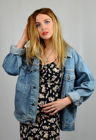 VINTAGE 90S OVERSIZED DENIM JACKET