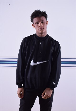 BLACK NIKE 1/4 ZIPPED EMBROIDERED SWEATSHIRT