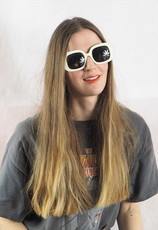 VINTAGE WHITE 60'S SUNGLASSES