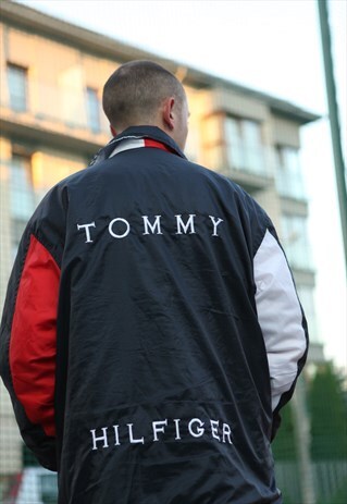 VINTAGE TOMMY HILFIGER SPELLOUT OVERSIZED JACKET