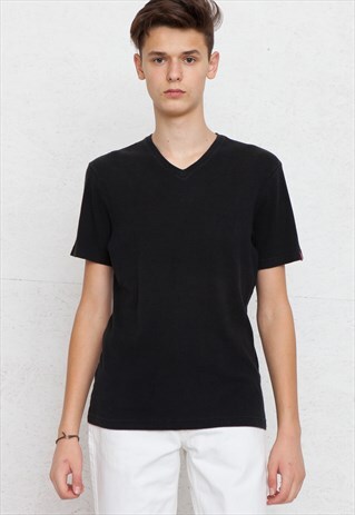 90S VINTAGE BLACK LEVI'S LOGO V-NECK T-SHIRT