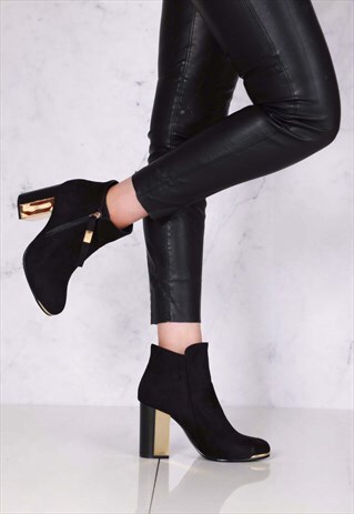 BOOTS IN BLACK SUEDE