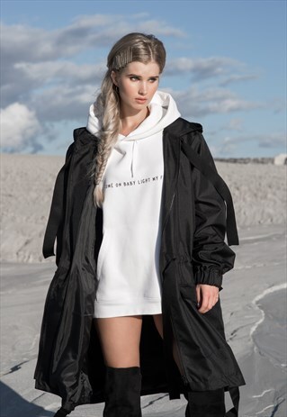OVERSIZED PARKA COAT IN BLACK WITH STRIPS