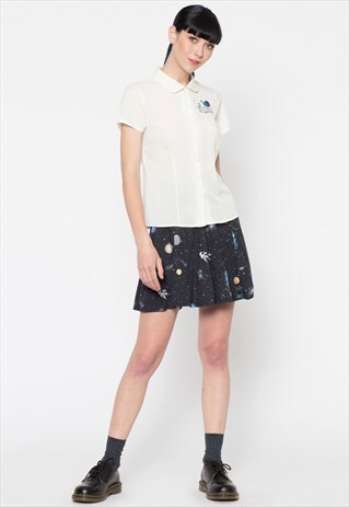 WHITE BUTTON UP 'I NEED SPACE' POCKET TEE