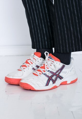 VINTAGE WHITE OASICS TRAINERS