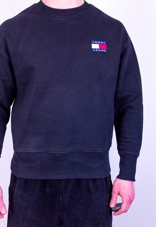 VINTAGE TOMMY HILFIGER FLAG LOGO SWEATSHIRT IN BLACK SMALL