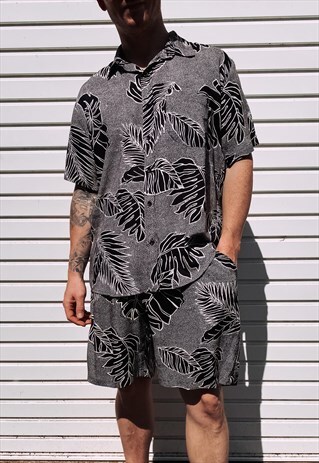 BLACK PALM MENS SHORTS