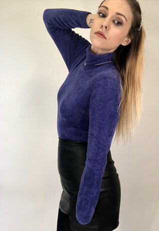 RIBBED PURPLE TURTLENECK