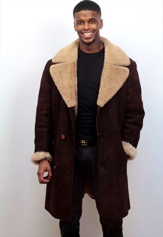 1990'S VINTAGE LONG LENGTH SHEEPSKIN/SHEARLING COAT IN BROWN