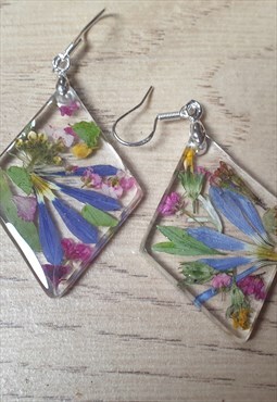 Handmade dried flower crystal  earrings