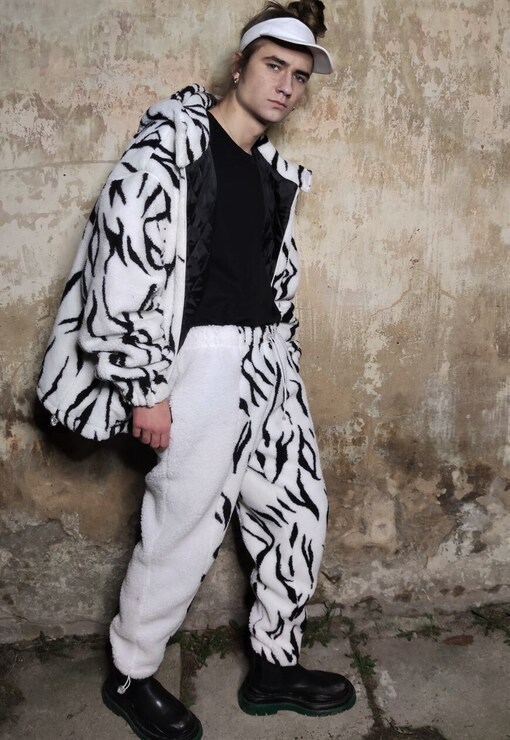 garment image