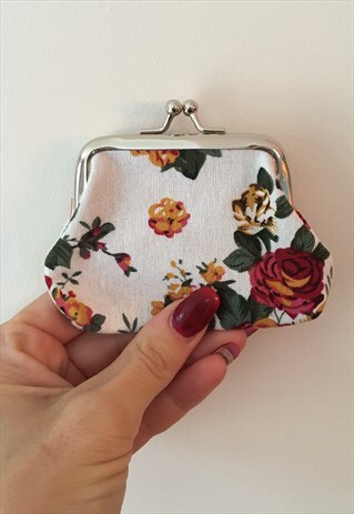 STUNNING WHITE FLORAL VINTAGE INSPIRED COIN PURSE