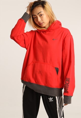 VINTAGE NIKE EMBROIDERED LOGO HOODIE