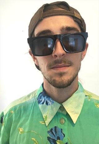 VINTAGE 90S BLACK SQUARE WAYFARER SUNGLASSES