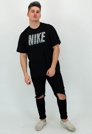 VINTAGE NIKE T-SHIRT