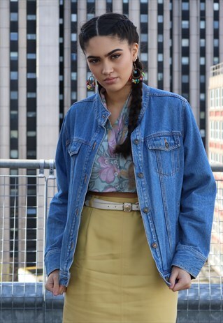 OVERSIZED BLUE TRUCKER STYLE DENIM, COLLARLESS