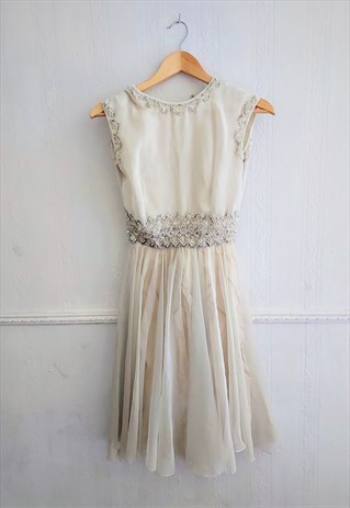 VINTAGE MID CENTURY 1950S 1960S BEADED SILVER WHITE DRESS