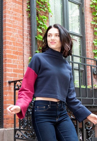MYRA - CONTRAST SLEEVE CROP TOP