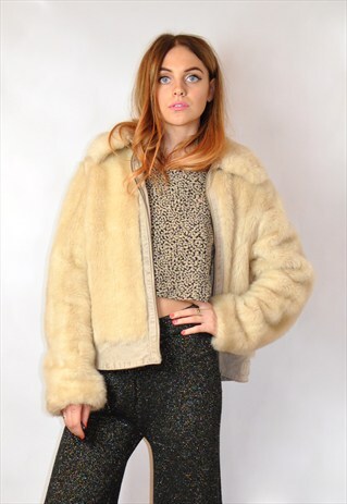 VINTAGE 1990S LIGHT CREAM FAUX FUR CROPPED COAT
