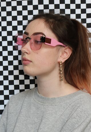 DREAMING OVERSIZE SUNGLASSES WITH PINK LENSES
