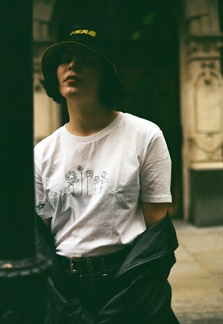 ORGANIC UNISEX T-SHIRT IN WHITE WITH FLORAL EMBROIDERY