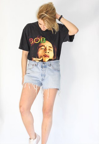 VINTAGE 90'S HIGH WAIST LEVI'S DENIM SHORTS