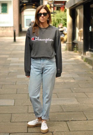 VINTAGE BLUE HIGH WAIST MUM JEANS