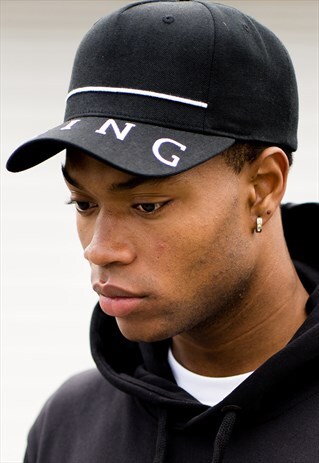 LEYTON CURVED PEAK CAP - BLACK