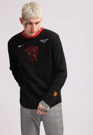 VINTAGE NIKE SWEATSHIRT