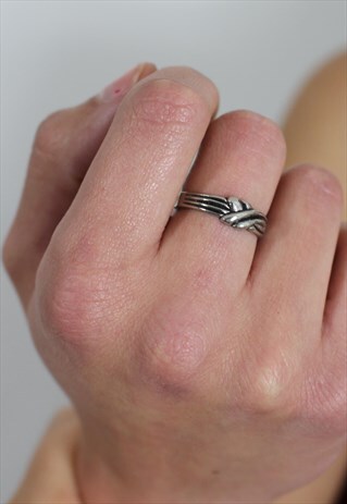 1970'S SILVER KNOT RING